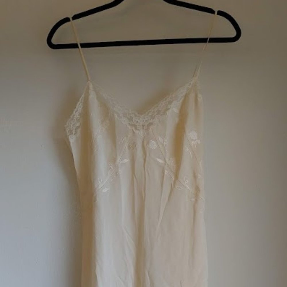 Victoria's Secret Satin-Like slip Sz. Medium